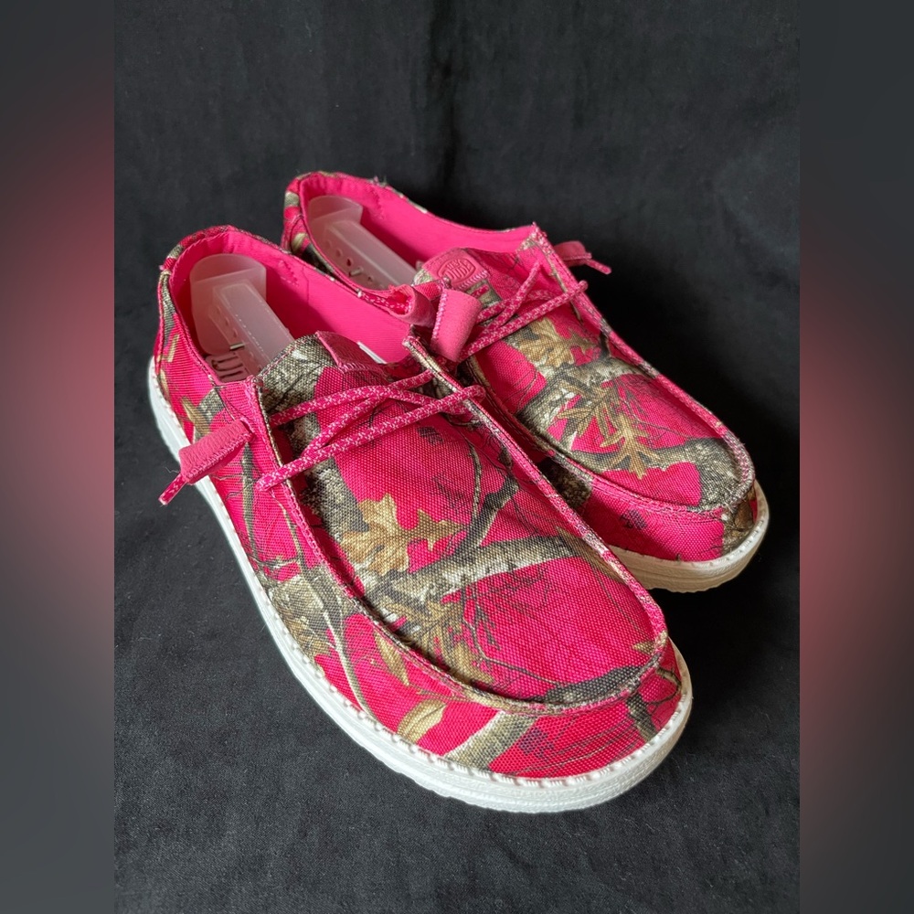 HEYDUDE Women's Wendy Realtree Edge slip-on loafer in Taffy Pink Sz 10 New - Picture 3 of 10